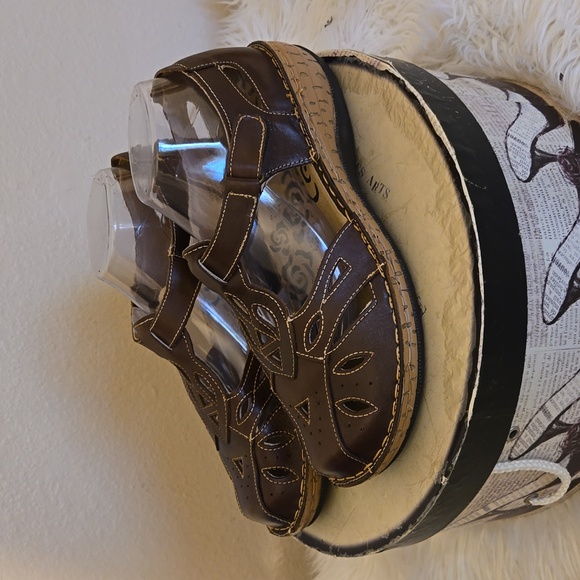 Proper Leather Sandals - Picture 1 of 11